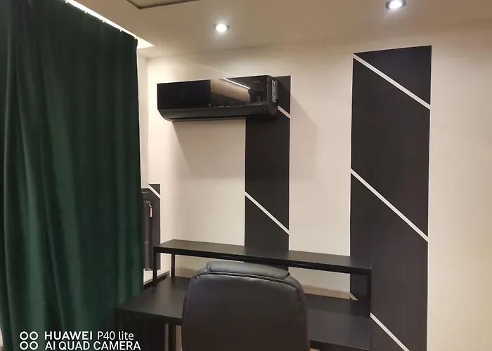 Super W Centrum Miasta Hoza 9a *